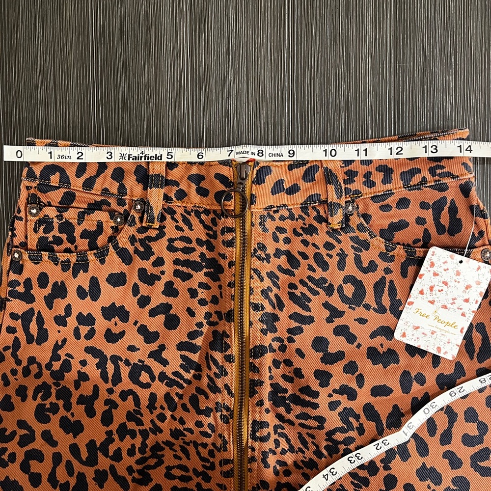 Free People NWT Leopard Print Frayed Hem Front Zip Mini Denim Skirt Size XS - Picture 11 of 14